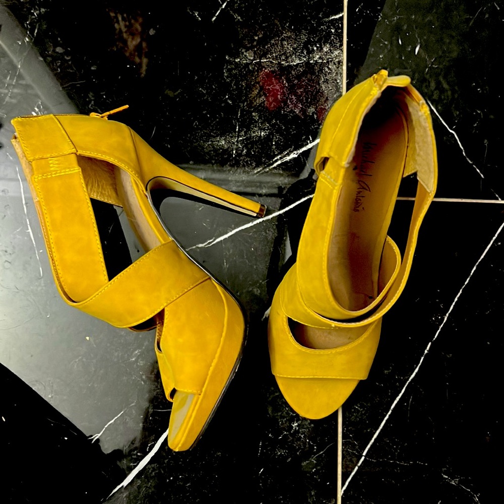 Mustard yellow heels/sandals size 7.5